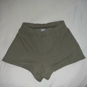 Aritzia TNA Cozy fleece shorts